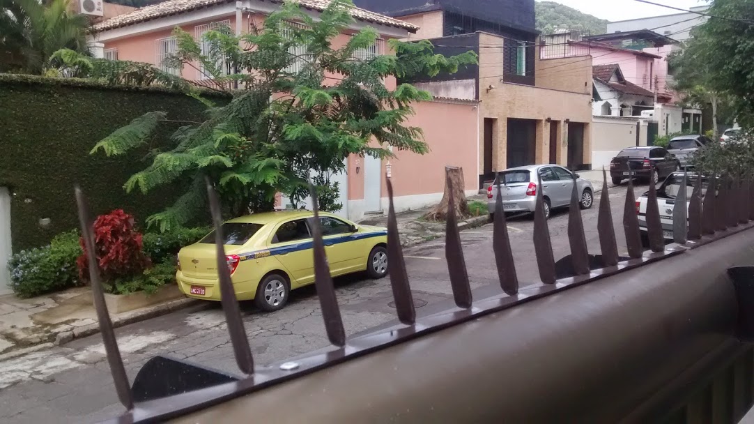 trabalho realizado com lança para muro